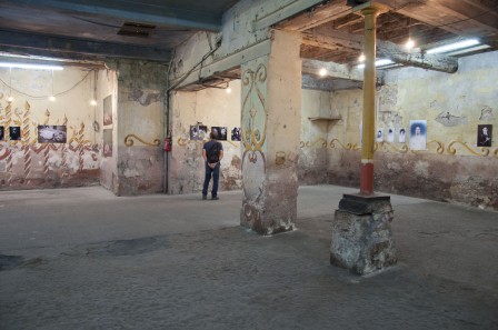 arles expo bâtiment abandonné.jpg