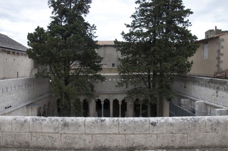 Arles Cloître Saint-Trophime.jpg